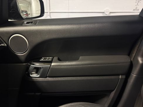 Used 2016 Land Rover Range Rover Sport HSE image 17