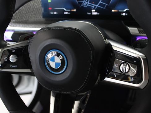 Used 2023 BMW i7 xDrive60 AWD/4WD image 35