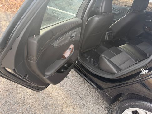 Used 2014 Chevrolet Impala LT image 20