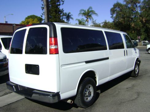 Used 2008 GMC Savana 3500 image 5