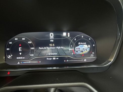 Used 2022 GMC Yukon XL AT4 image 11