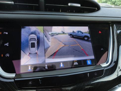 Used 2022 Cadillac XT6 AWD Premium Luxury image 17
