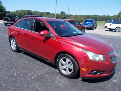 Used 2013 Chevrolet Cruze LT FWD image 3