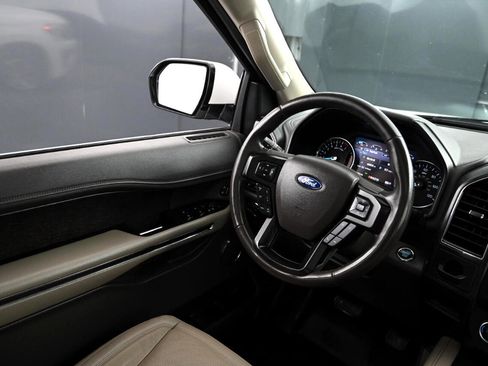 Used 2020 Ford Expedition Limited image 20