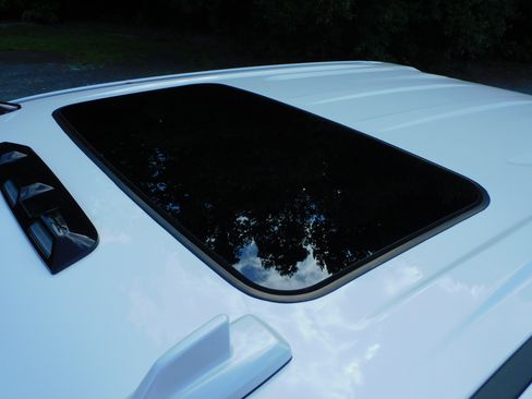 Used 2024 Chevrolet Silverado 2500 High Country image 3