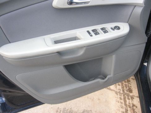 Used 2011 Chevrolet Traverse LS image 8