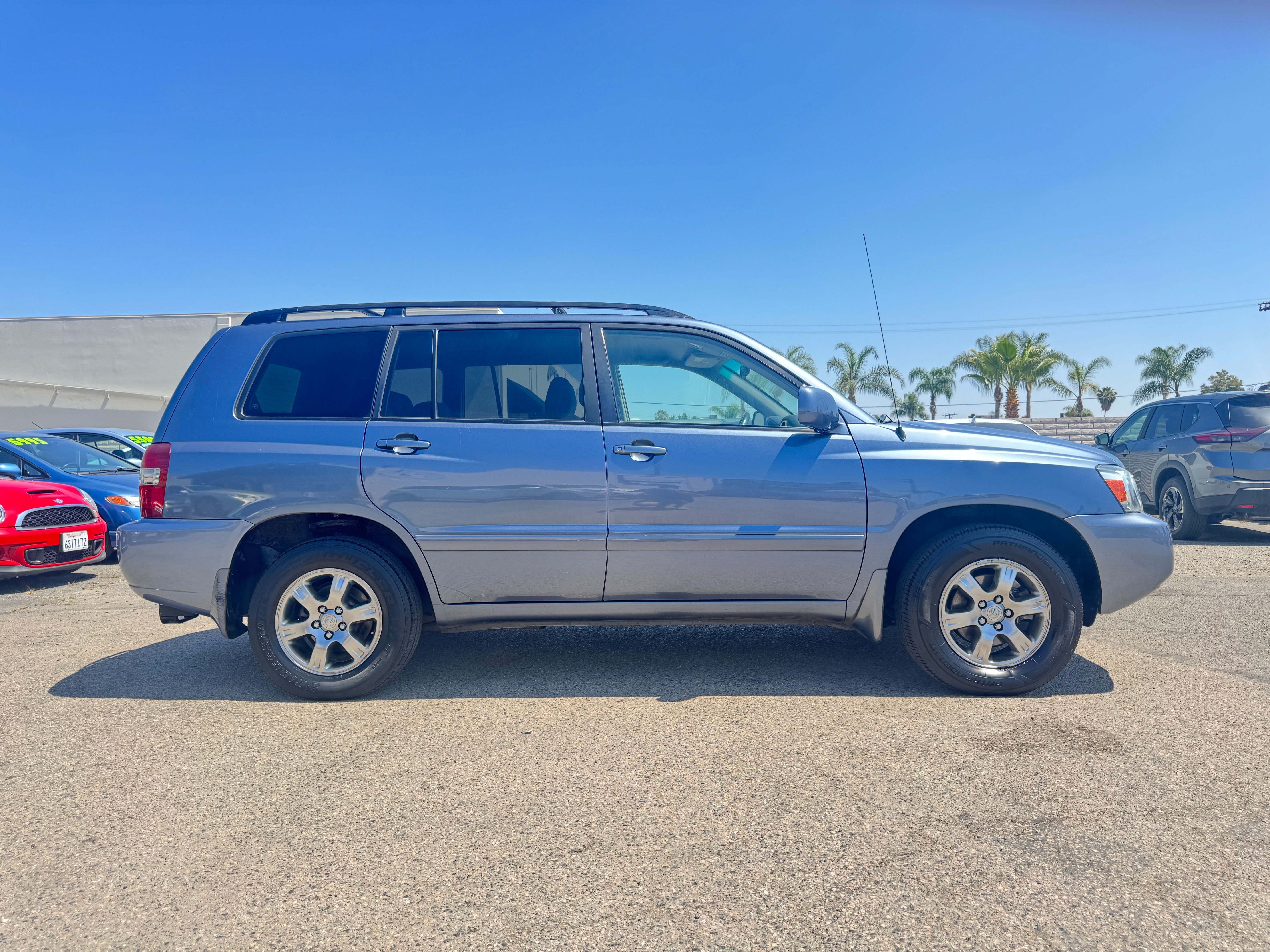 Used 2004 Toyota Highlander w/ 3rd Row FWD image 10