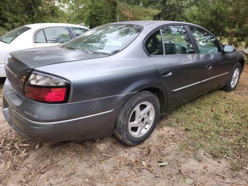 Used 2004 Pontiac Bonneville SE image 3