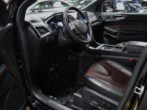 Used 2021 Ford Edge Titanium image 15