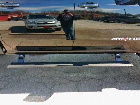 Used 2022 GMC Sierra 2500 AT4 image 25