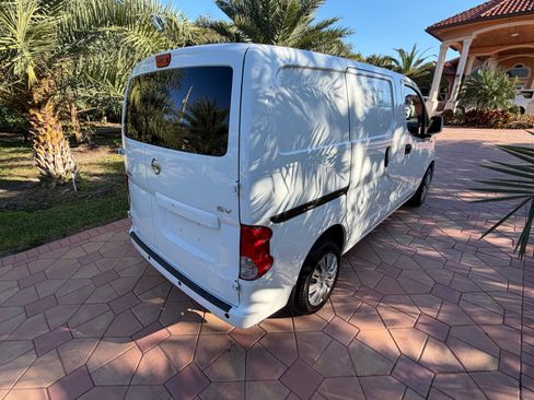 Used 2021 Nissan NV200 SV Van 4D FWD image 4