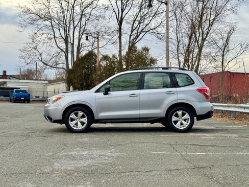 Used 2015 Subaru Forester 2.5i image 2