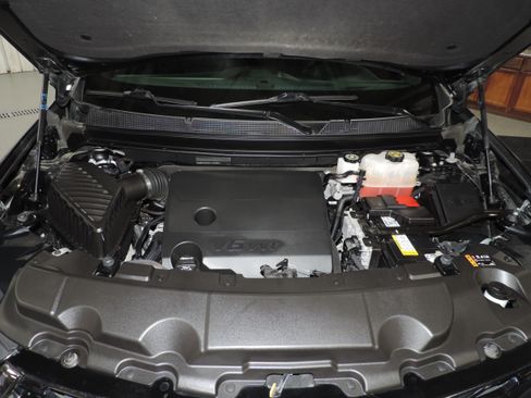 Used 2023 Chevrolet Traverse RS image 20