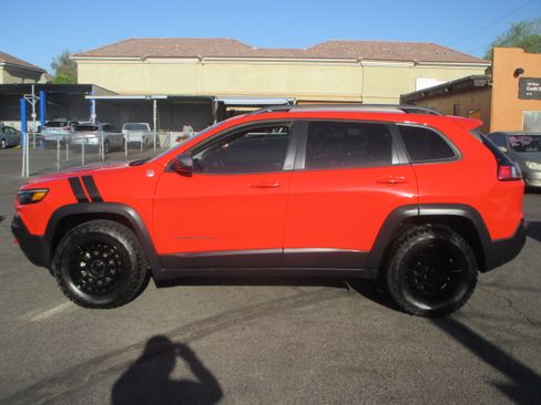 Used 2021 Jeep Cherokee 4WD Trailhawk image 1
