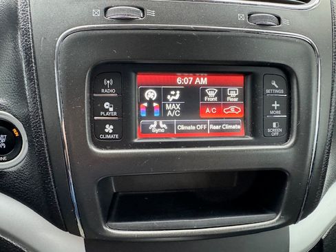 Used 2015 Dodge Journey SE image 20