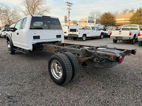 Used 2017 Ford F550 image 6