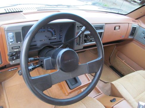 Used 1989 Chevrolet S10 Blazer image 10