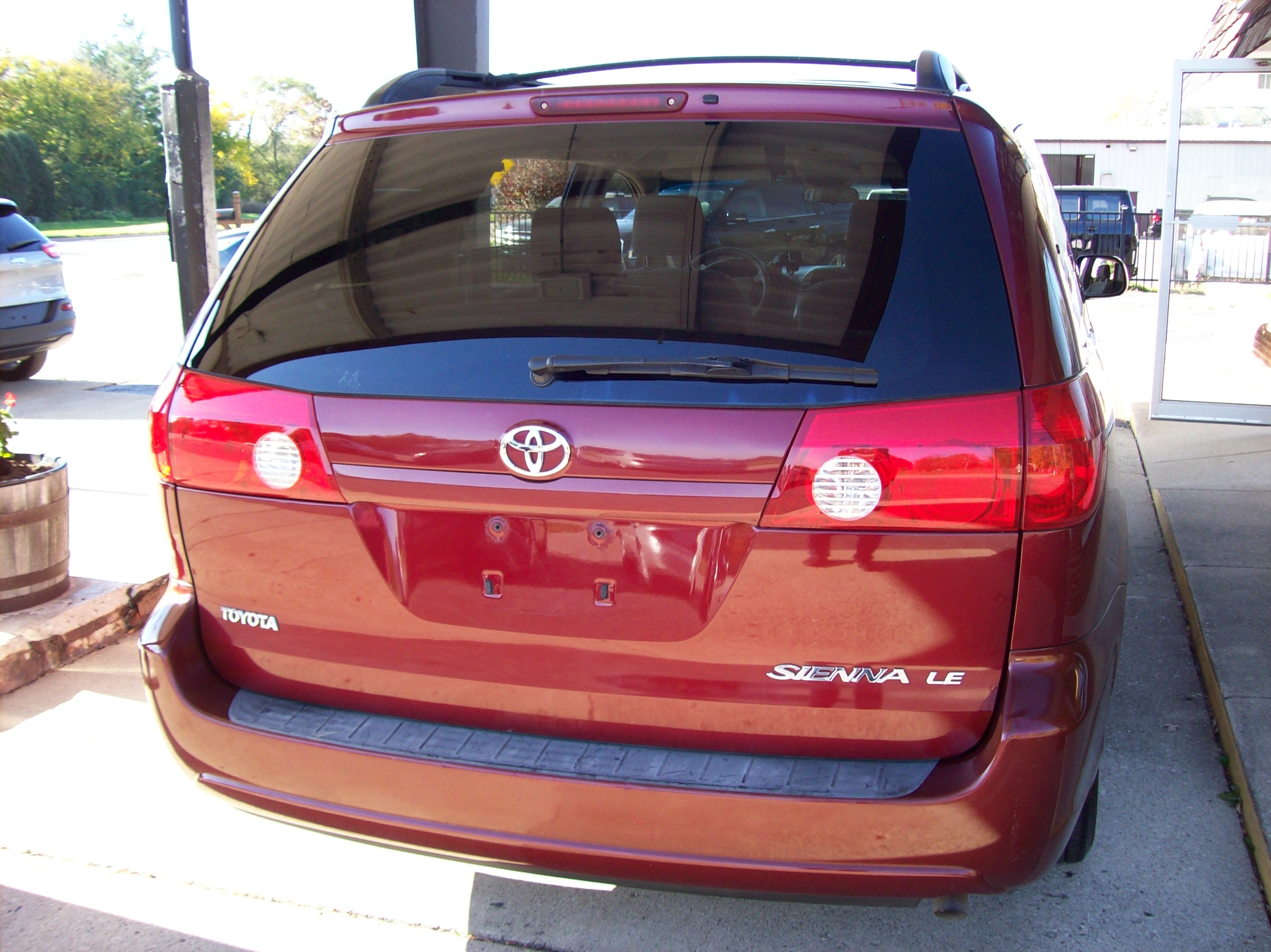 Used 2006 Toyota Sienna LE Minivan 4D FWD image 5