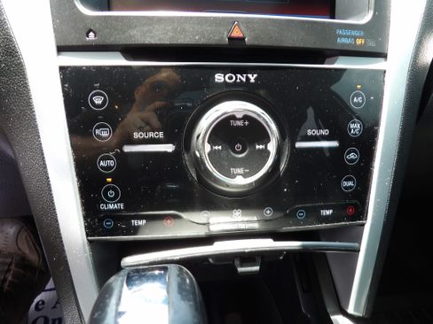 Used 2014 Ford Explorer 4WD Sport image 13