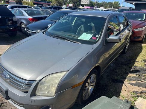 Used 2007 Ford Fusion SE FWD image 2
