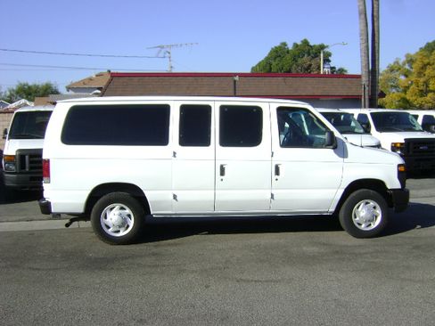 Used 2008 Ford E-150 and Econoline 150 image 2