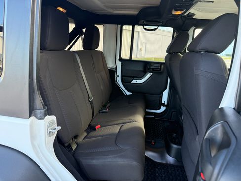 Used 2013 Jeep Wrangler Unlimited Sport image 12