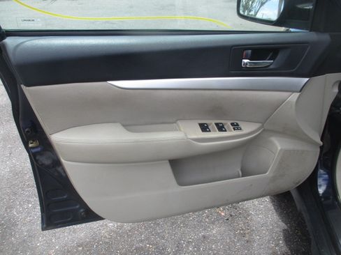 Used 2013 Subaru Outback 2.5i Premium image 16