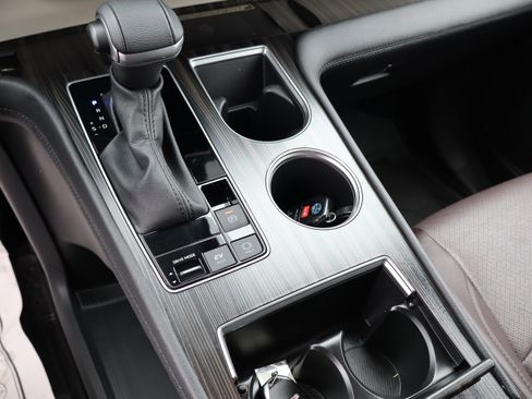 Used 2024 Toyota Sienna Platinum image 33