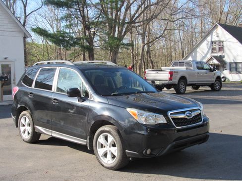 Used 2016 Subaru Forester 2.5i Premium image 11