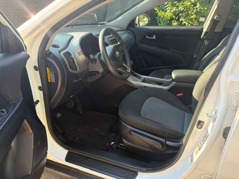 Used 2016 Kia Sportage FWD LX image 9