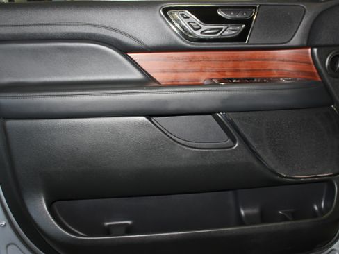 Used 2023 Lincoln Navigator Reserve Sport Utility 4D image 20