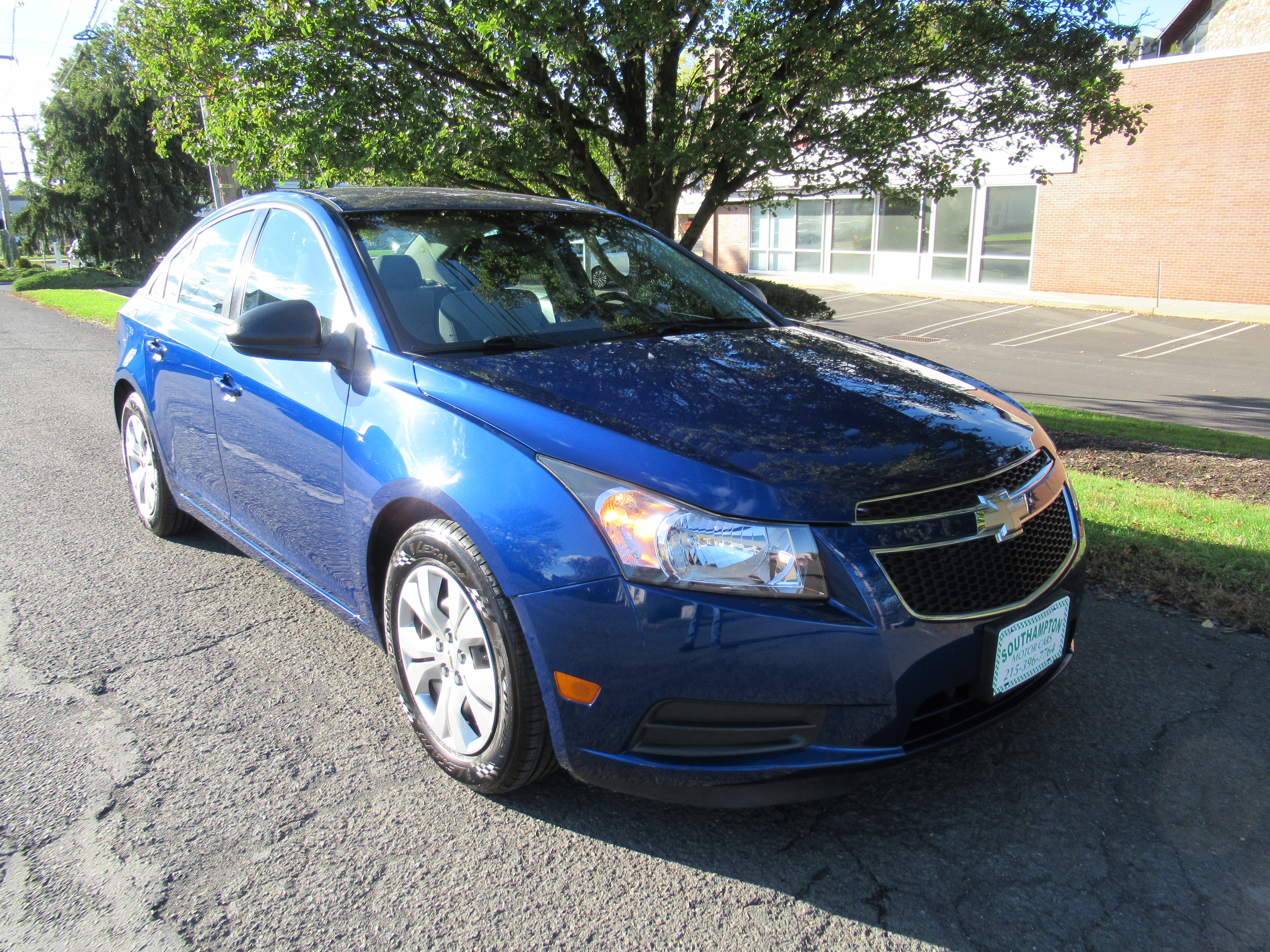 Used 2012 Chevrolet Cruze LS FWD image 2
