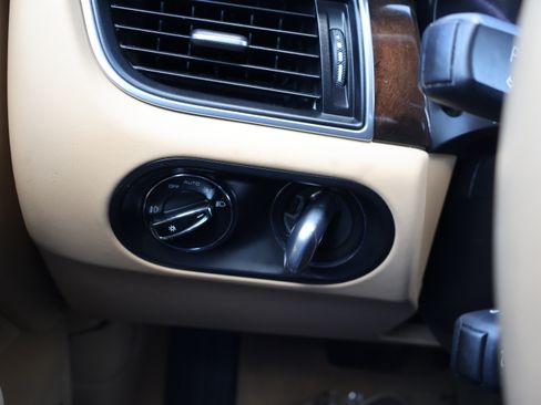 Used 2016 Porsche Macan Turbo image 30