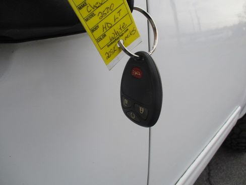 Used 2011 Chevrolet Silverado 2500 LT image 19