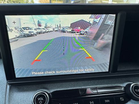 Used 2024 Ford Maverick XLT image 12