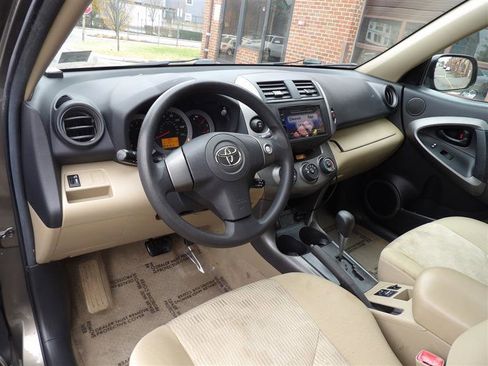 Used 2010 Toyota RAV4 image 11