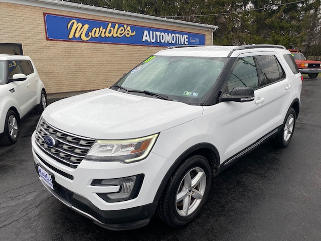 Used 2017 Ford Explorer 4WD XLT image 1