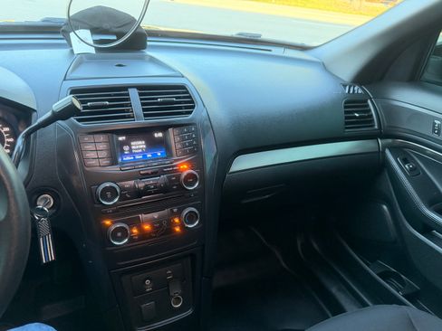 Used 2017 Ford Explorer 4WD Police Interceptor image 16