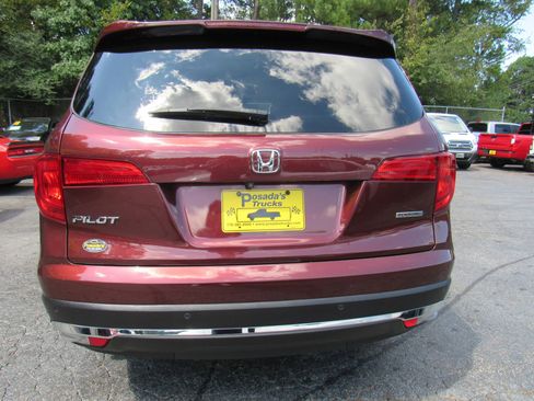 Used 2018 Honda Pilot Touring image 6