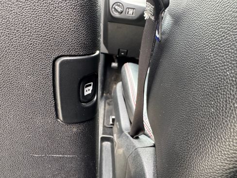 Used 2019 Dodge Grand Caravan GT FWD image 12