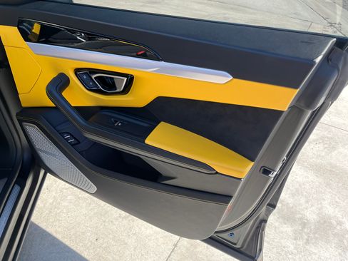 Used 2020 Lamborghini Urus image 27