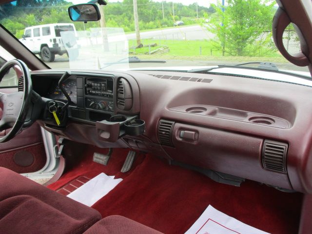 Used 1995 Chevrolet Silverado 1500 2WD Regular Cab image 21