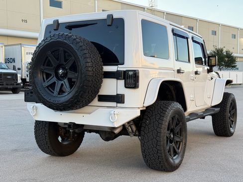 Used 2015 Jeep Wrangler 4WD Unlimited Sahara image 44