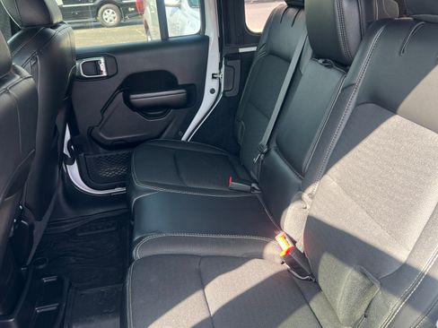 Used 2020 Jeep Wrangler Freedom Edition image 19