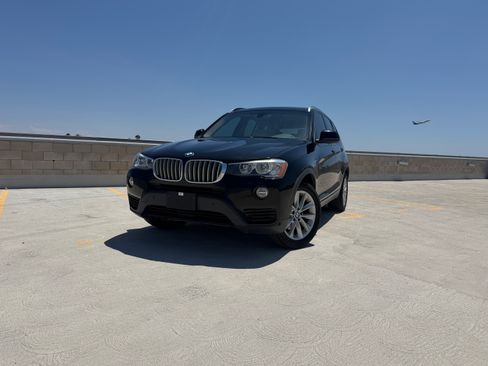 Used 2017 BMW X3 sDrive28i RWD image 2