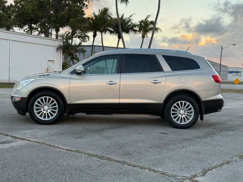 Used 2011 Buick Enclave CXL image 2