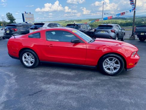 Used 2011 Ford Mustang Coupe RWD image 6