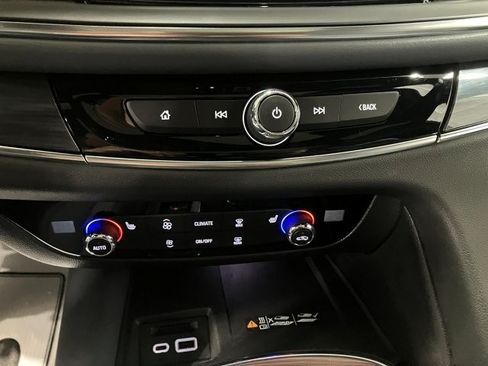 Used 2023 Buick Enclave Essence image 16
