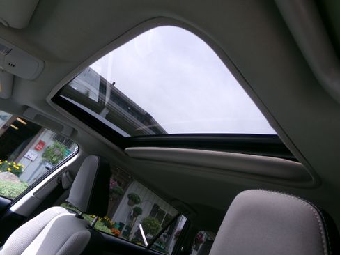 Used 2016 Toyota RAV4 XLE image 10