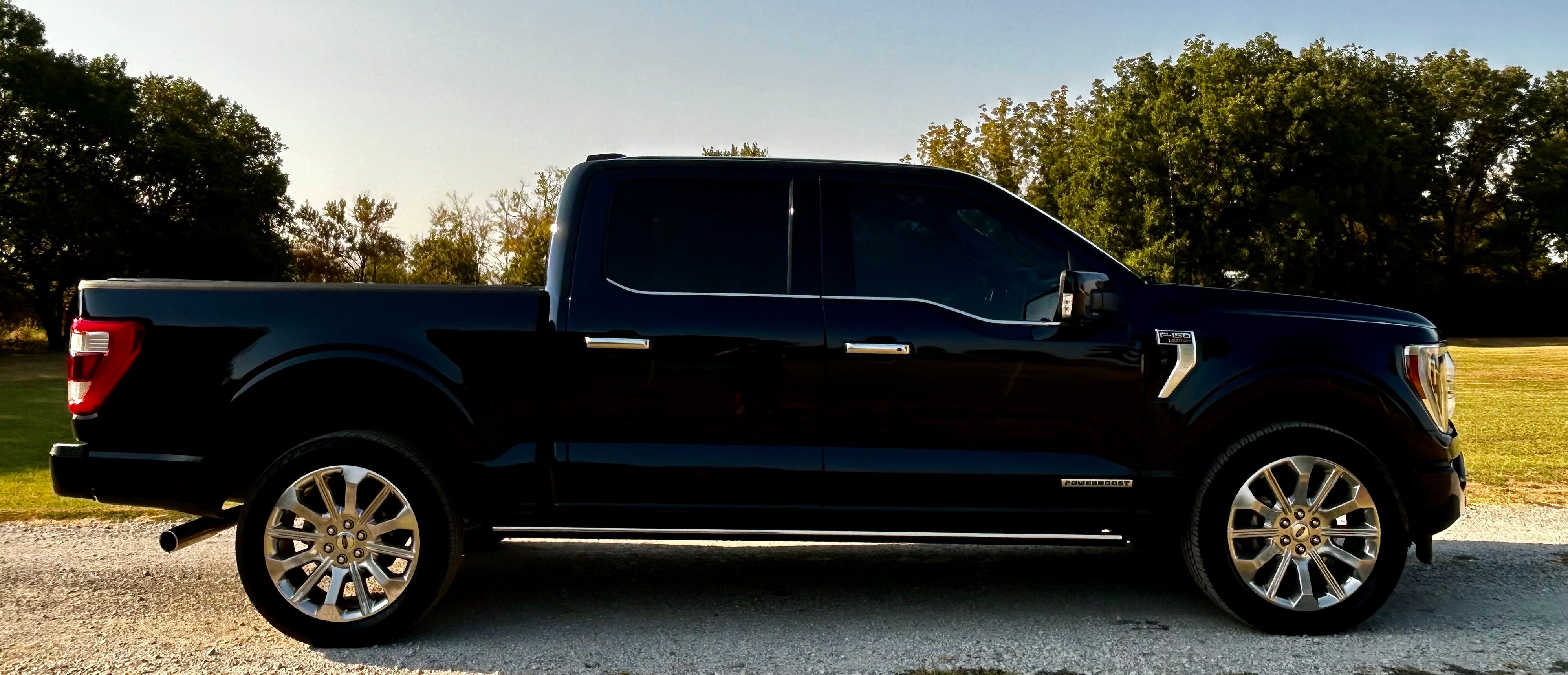 Used 2023 Ford F150 4x4 SuperCrew Hybrid image 11